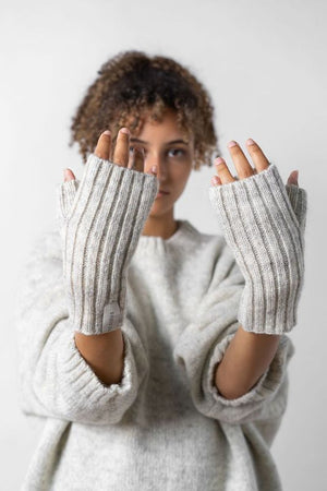 Tir fingerlösa handskar, två olika färger