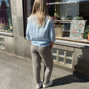 Topp i 100 % linne med krage och trekvartsärm, ljusblå - Bild 3